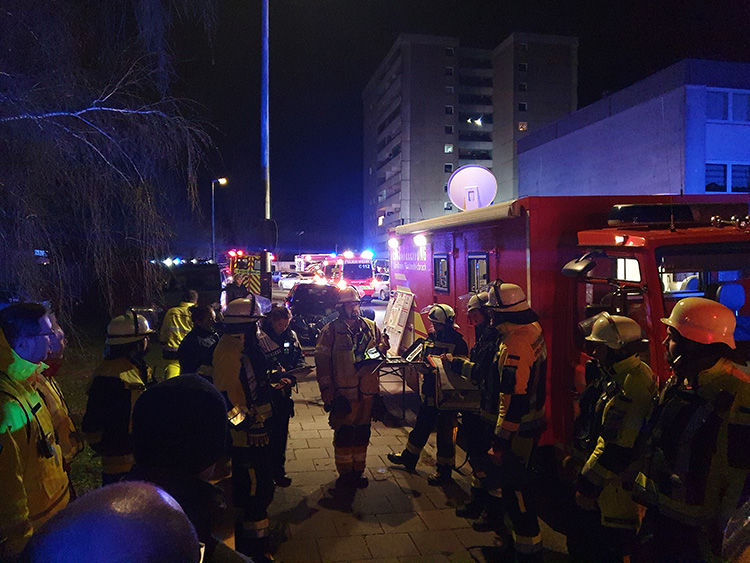 Zwei Kellerbrände in Puchheim-Bahnhof beschäftigen eine Vielzahl von Einsatzkräften